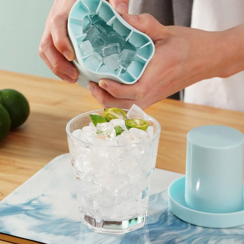 Mini Silicone Ice Cube Mold round Ice Bucket Ice Storage Box Household DIY Refrigerator Freeze Ice Maker Creative Barware Tools